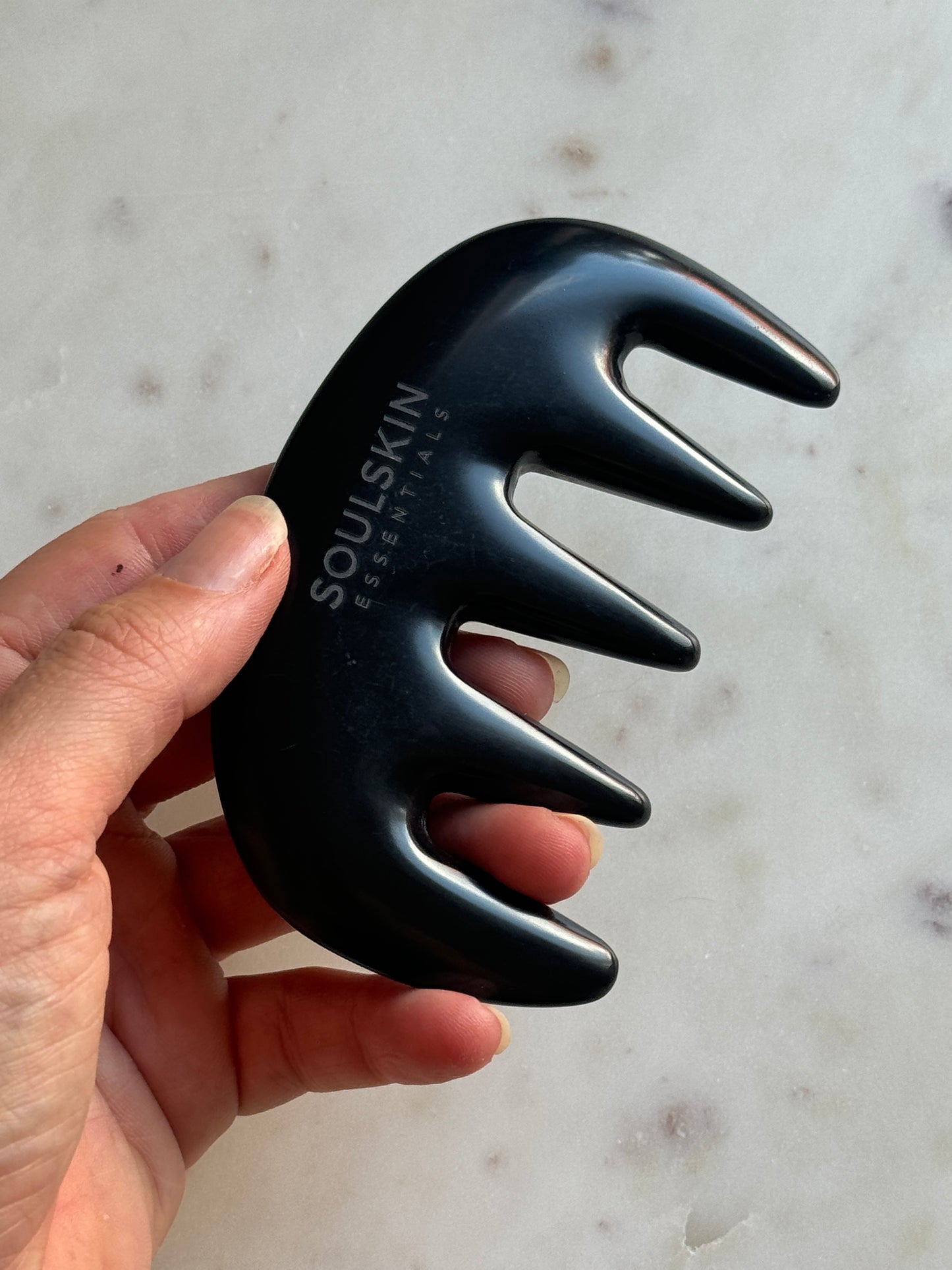 Gua Sha kam til hovedbundsmassage
