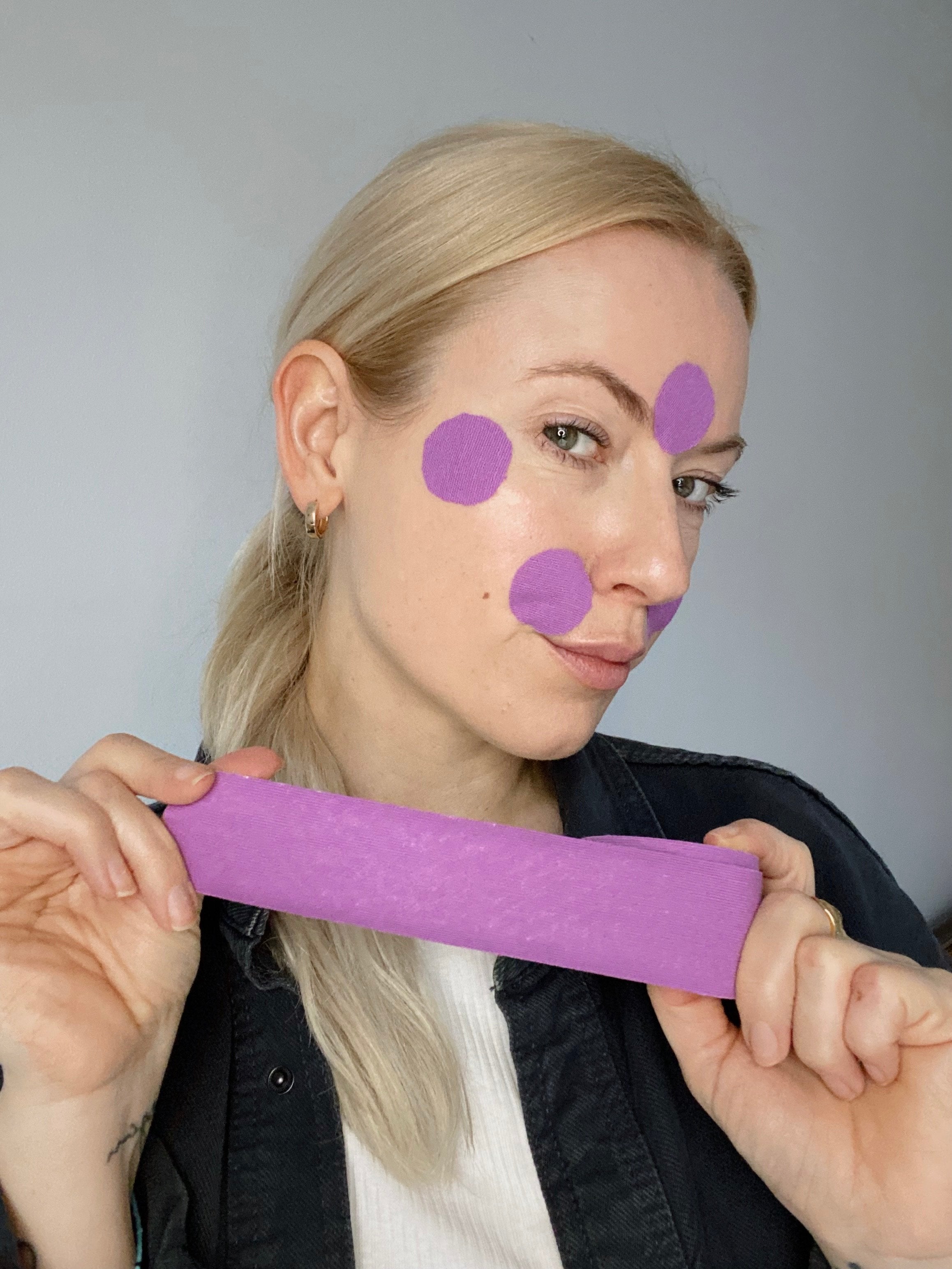 Kinesiotape til hudpleje. Ansigtstape til alle hudtyper og holistisk hudpleje